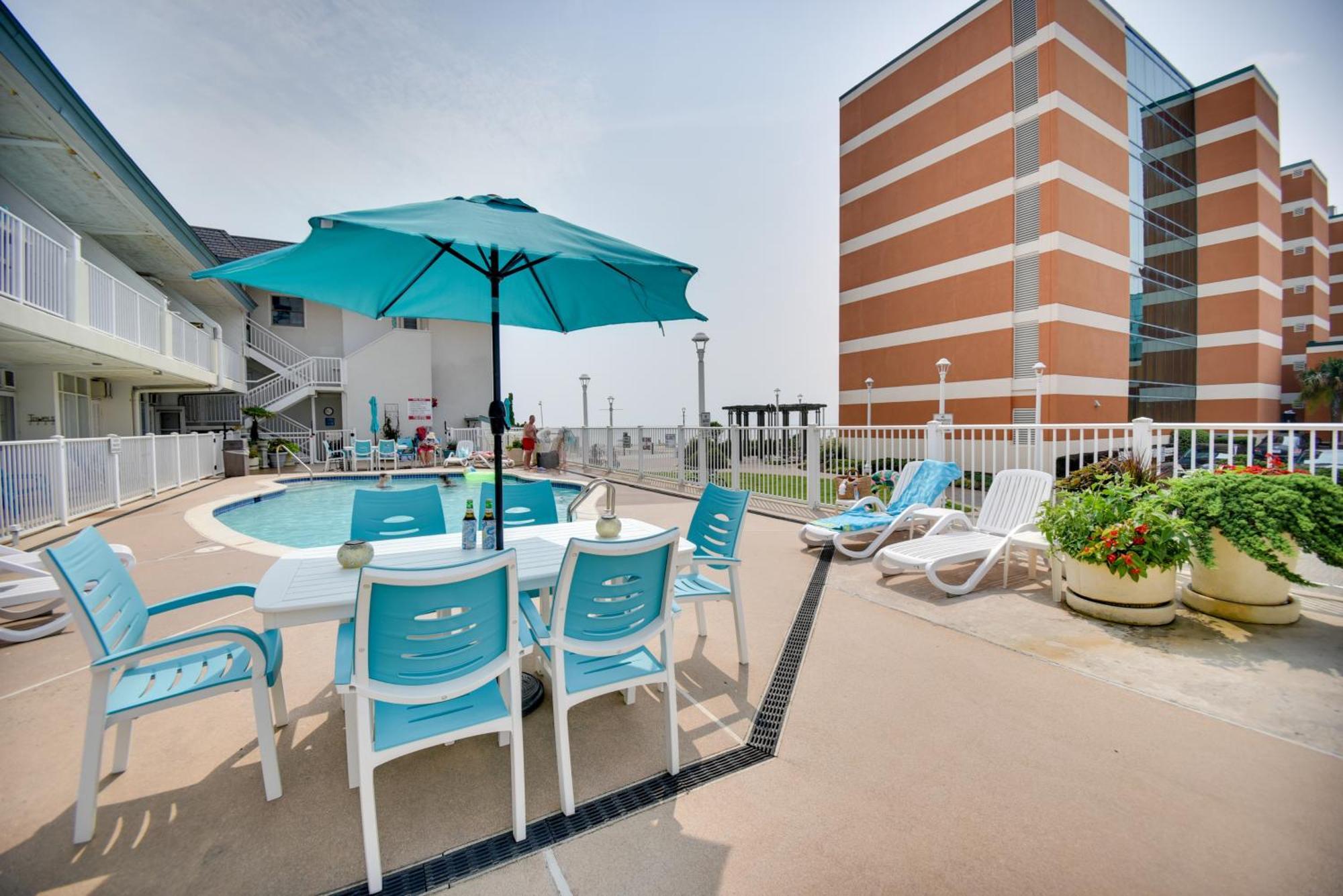 Chic Virginia Beach Retreat - Pool, Steps To Beach Esterno foto